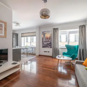  Apartment Center Boutique