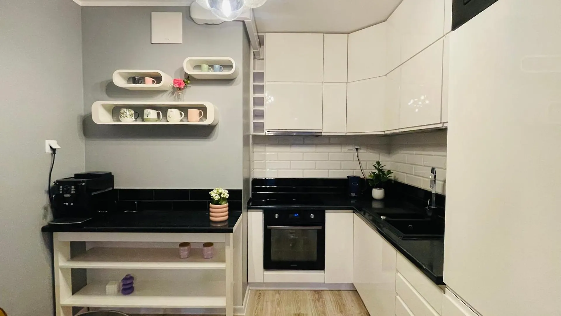 Millennium La Tour Apartment Warsaw